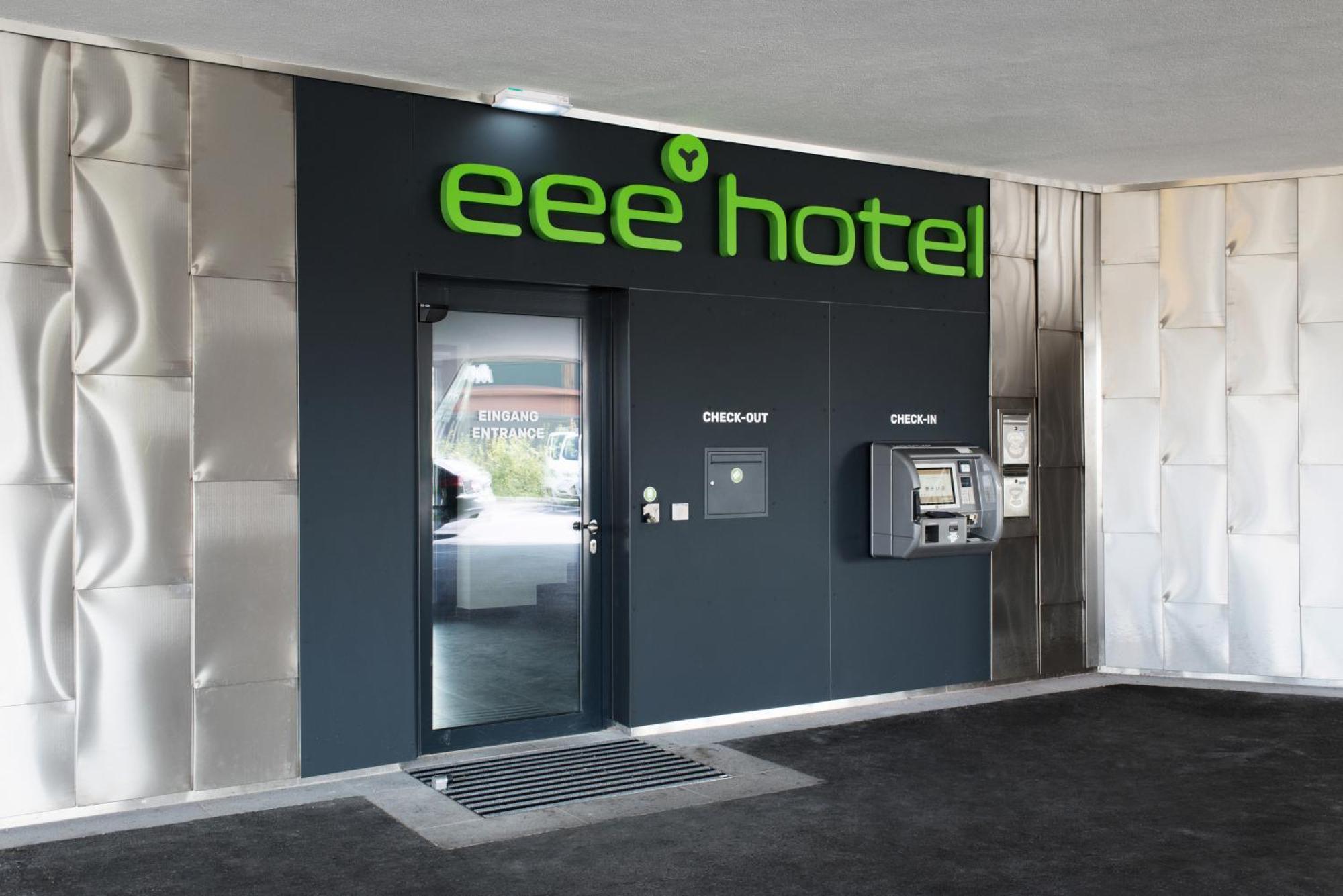 Eee Hotel Traun Bagian luar foto