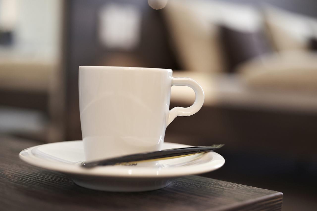 Eee Hotel Traun Bagian luar foto