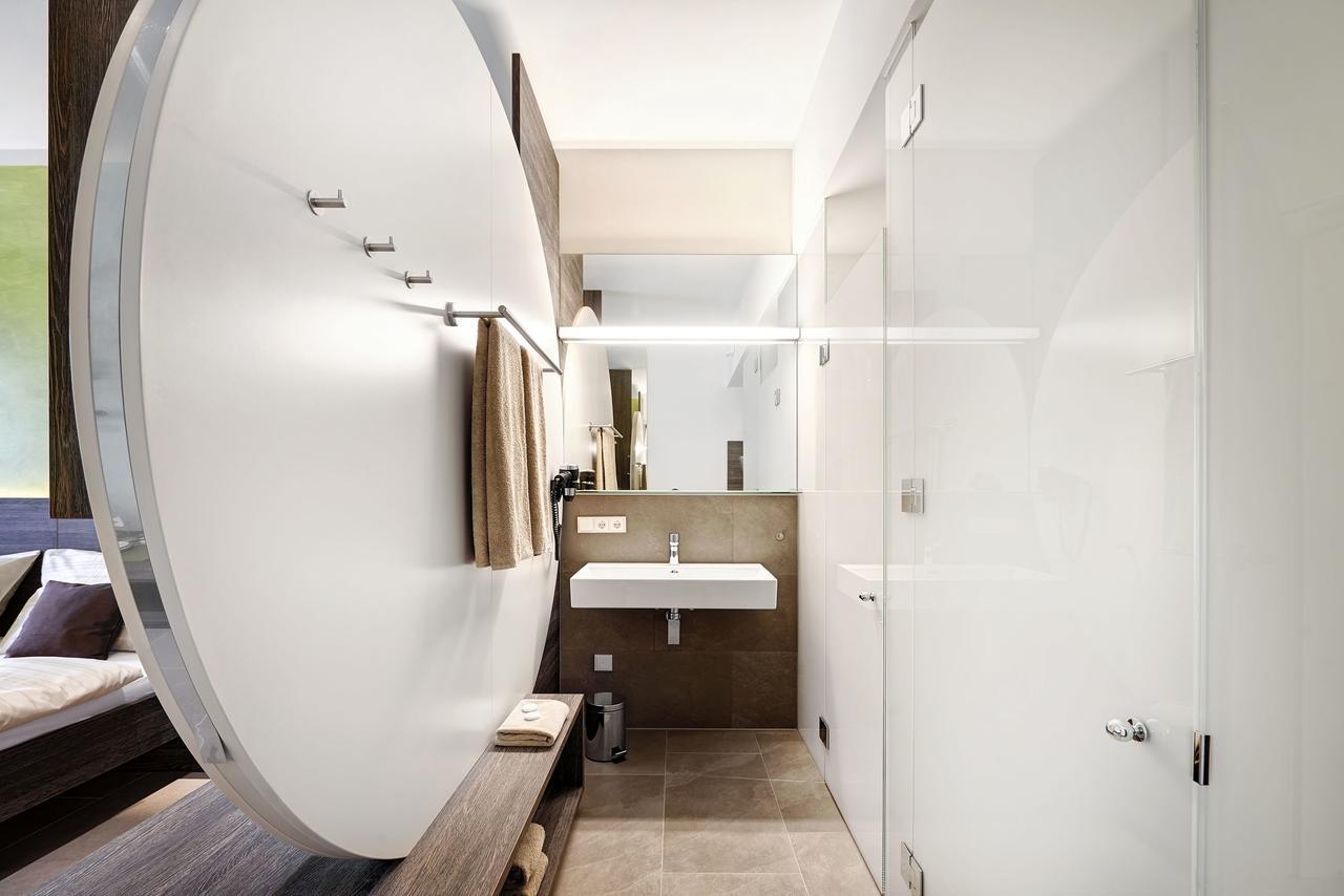 Eee Hotel Traun Bagian luar foto