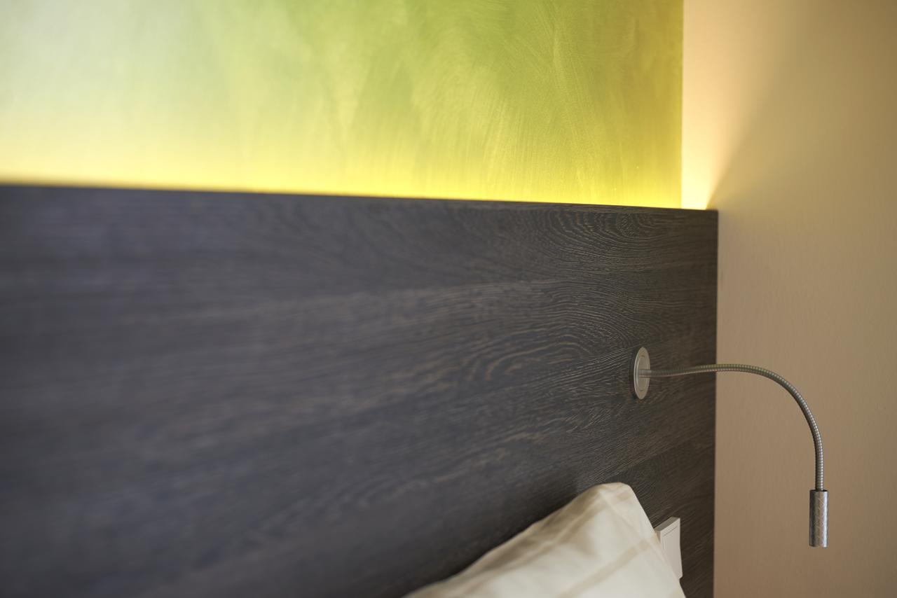 Eee Hotel Traun Bagian luar foto