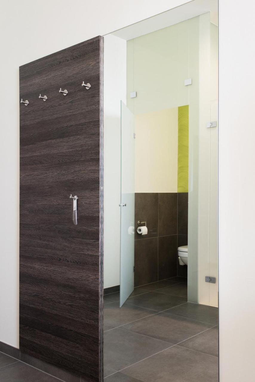 Eee Hotel Traun Bagian luar foto