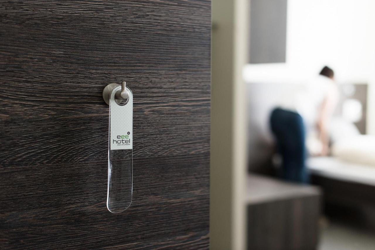 Eee Hotel Traun Bagian luar foto