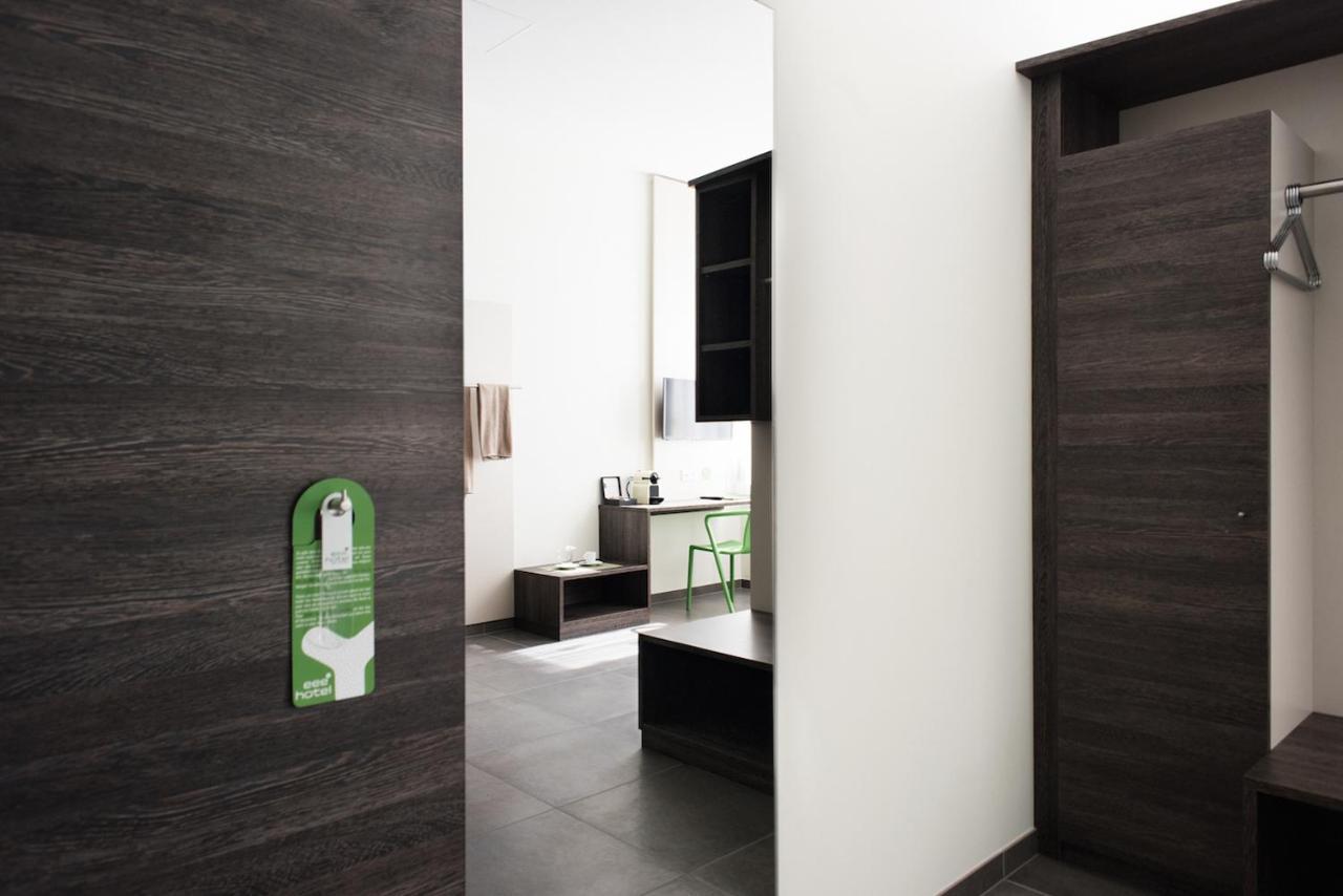 Eee Hotel Traun Bagian luar foto